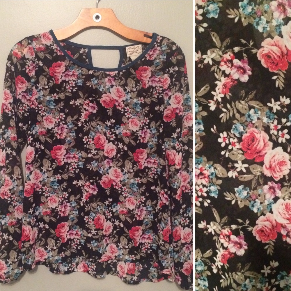 3/$15 ☀️ Sheer Floral Blouse with Peplum Back
